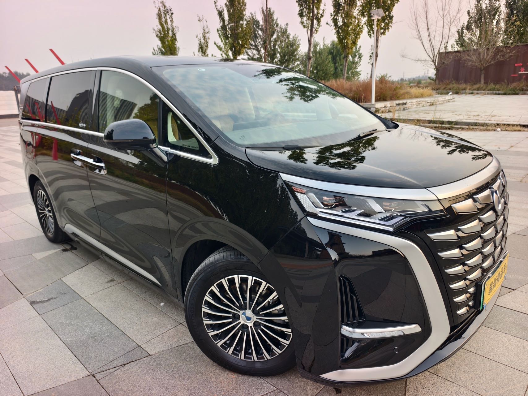 Denza 2022 Denza D9 DM-i 1.5T CVT 970 AWD Premium