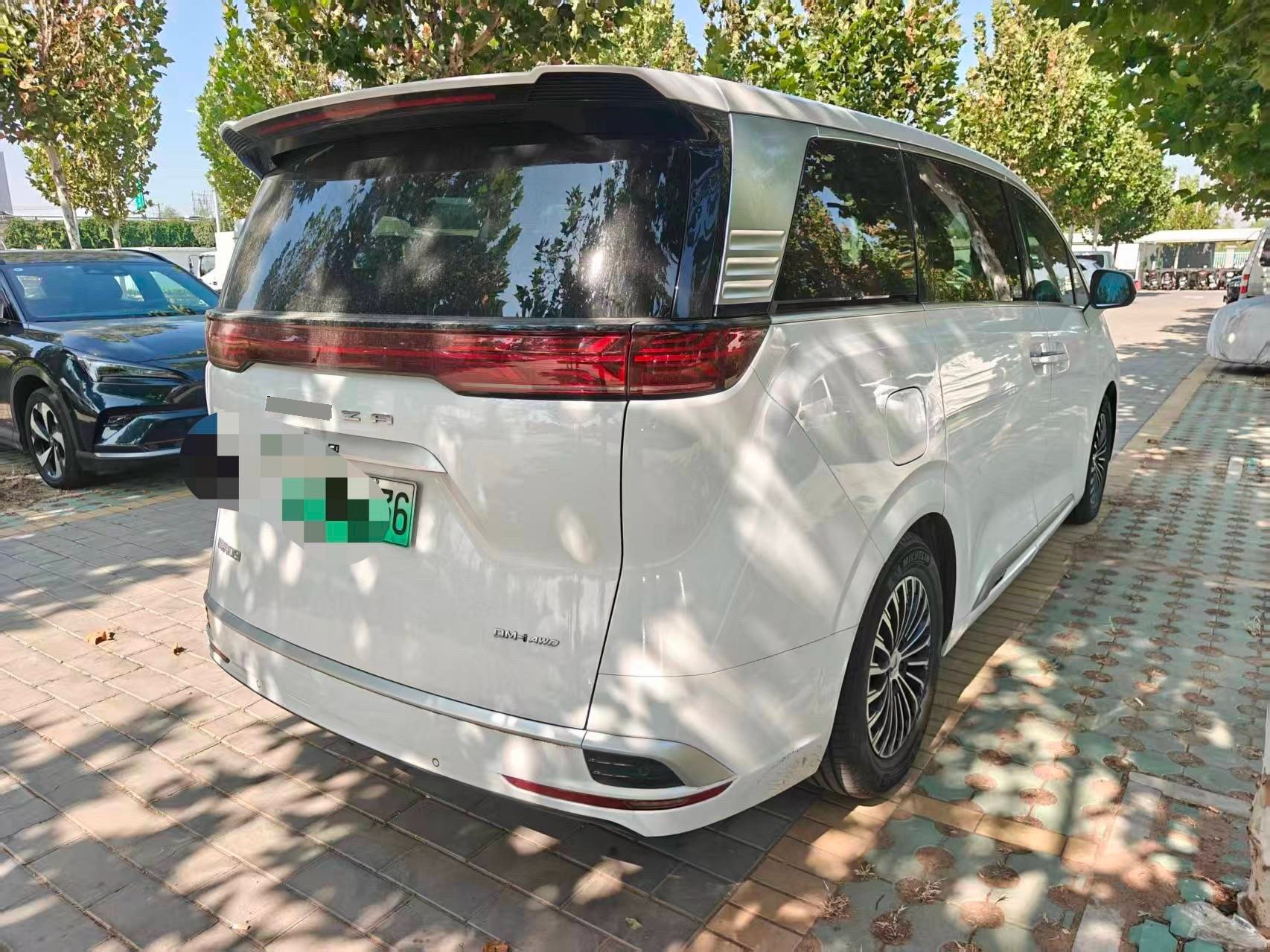 Denza 2022 Denza D9 DM-i 1.5T CVT 970 AWD Premium