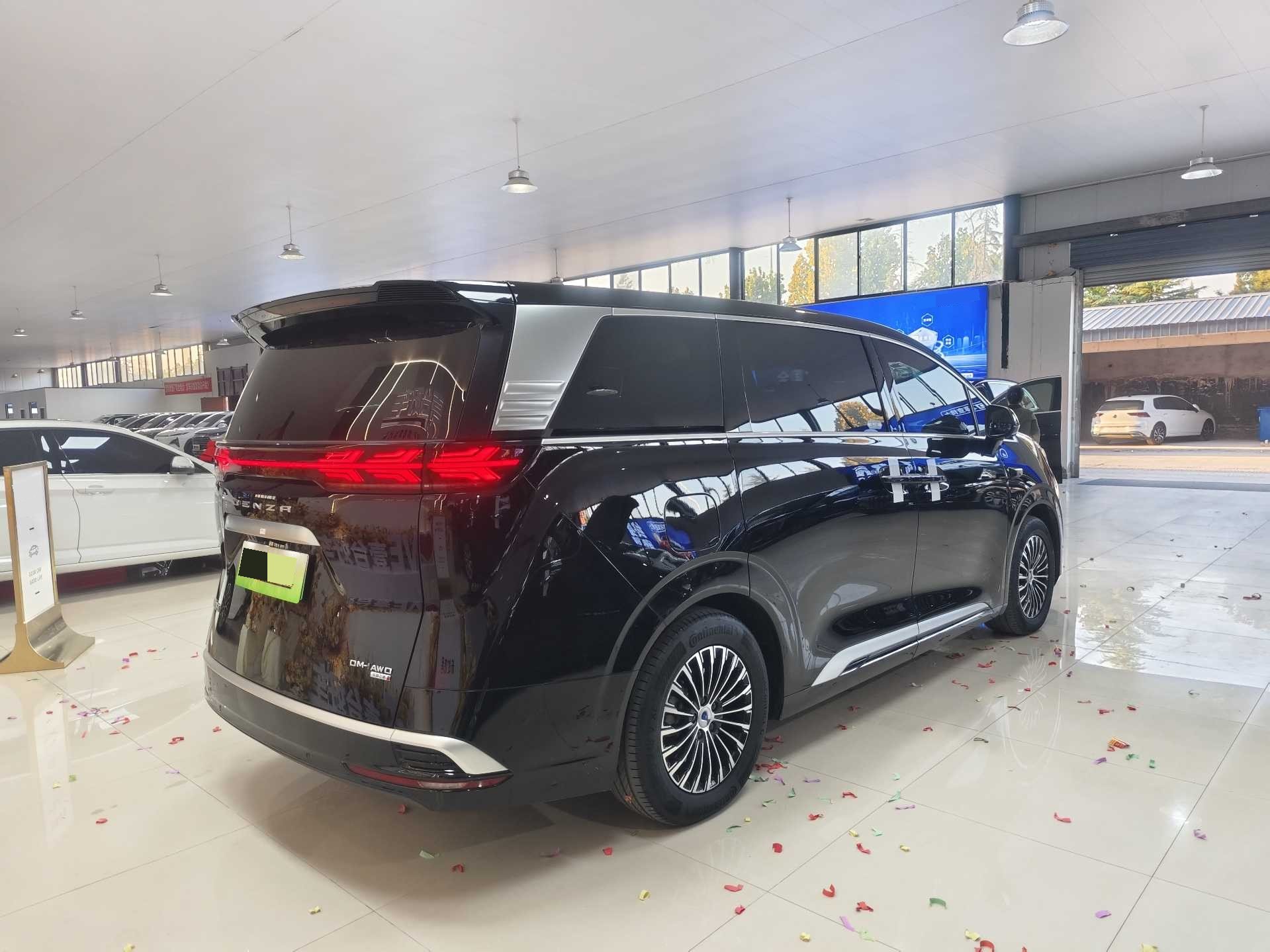 Denza 2025 Denza D9 DM-i 1.5T CVT Smart Driving 1020 AWD Premium