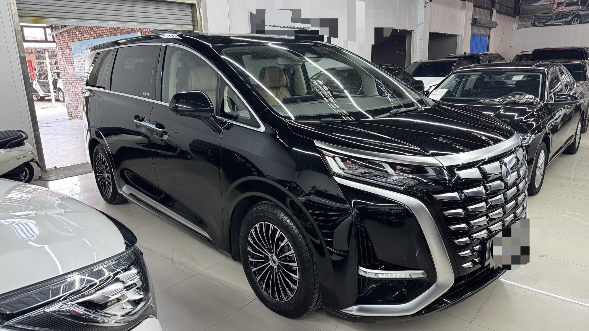 Denza 2024 Denza D9 DM-i 1.5T CVT 970 Luxury