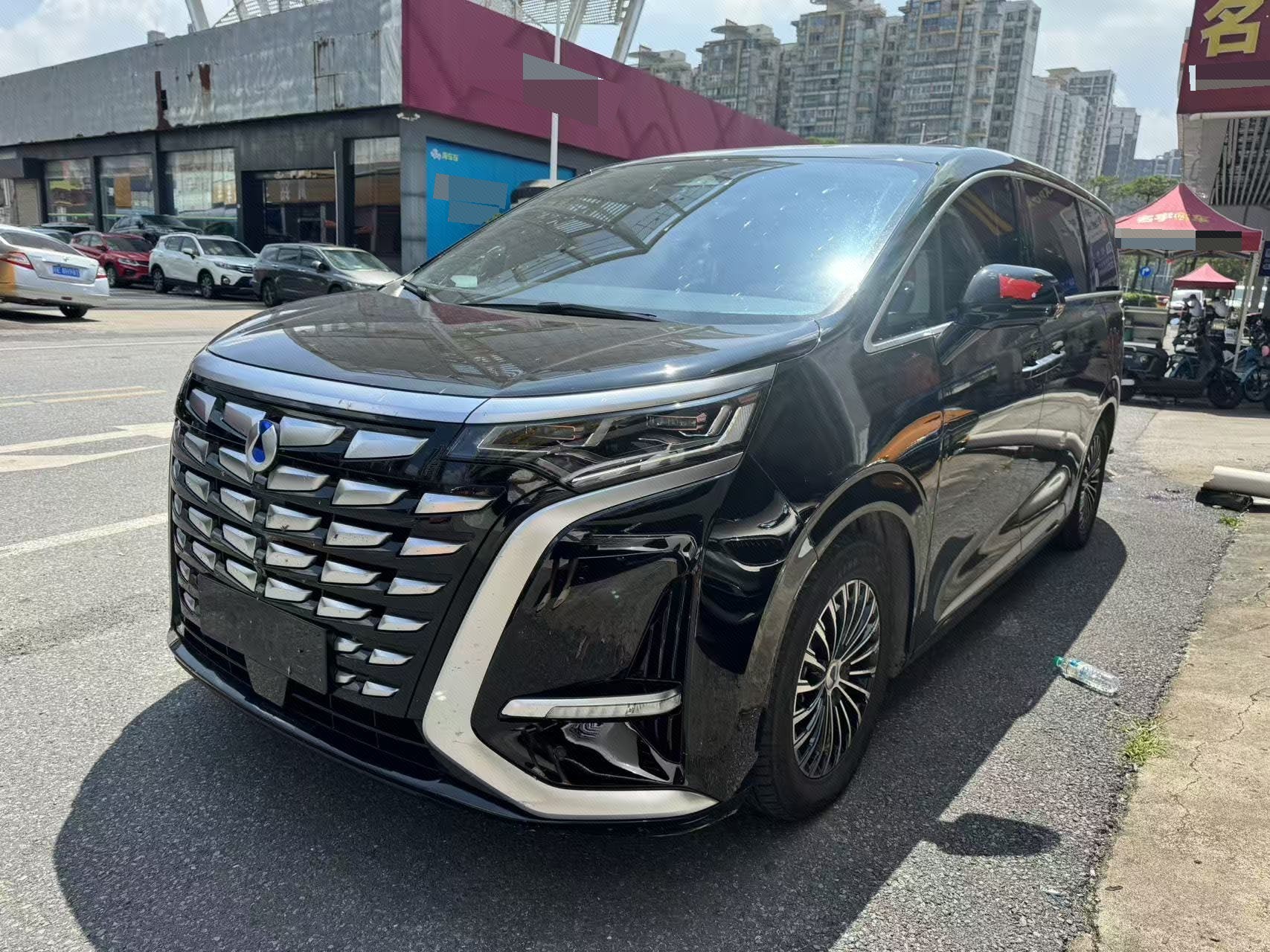 Denza D9 DM-i 2022 1.5T CVT 1040 Premium