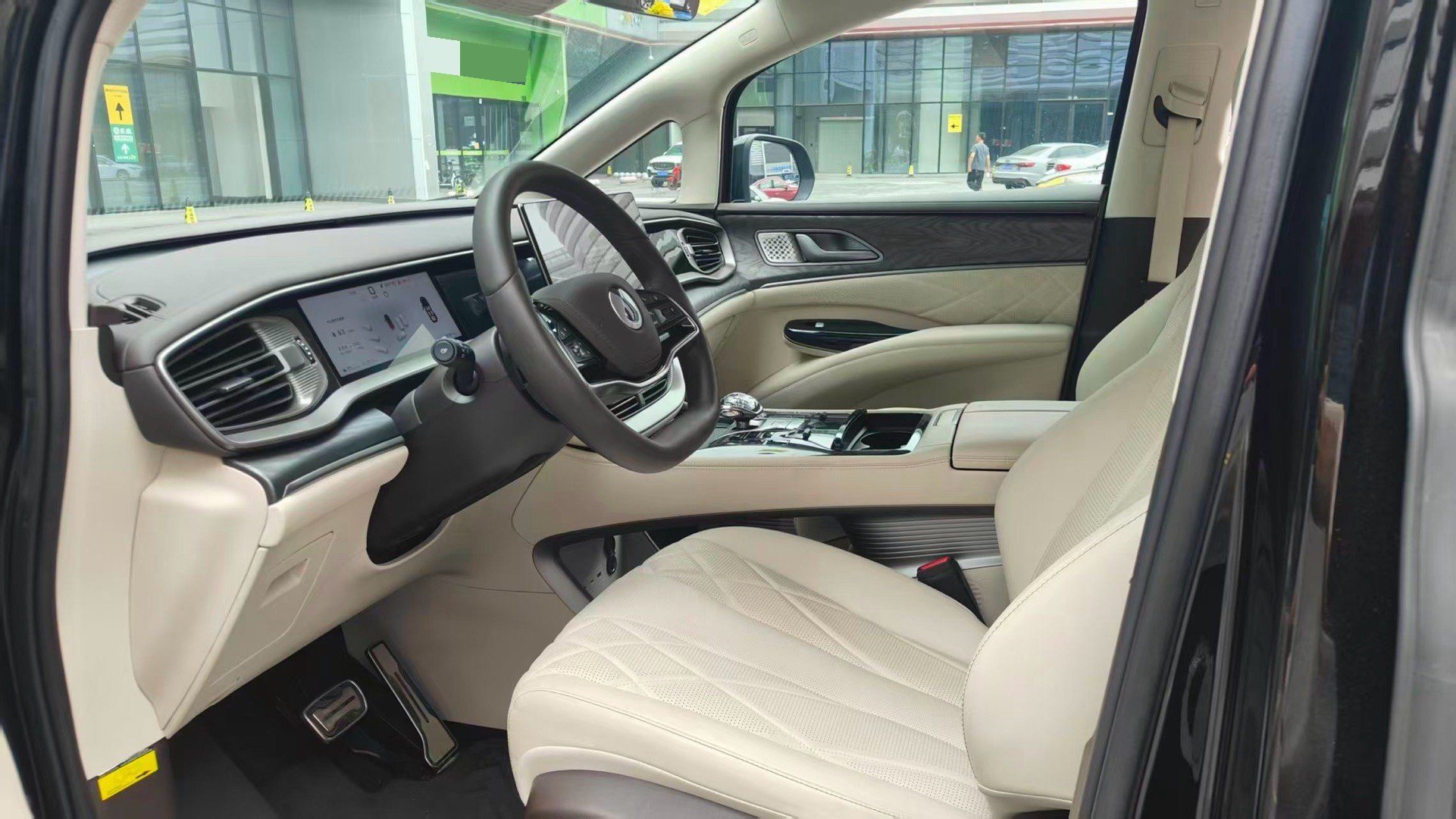 Denza 2025 Denza D9 DM-i 1.5T CVT Four-Wheel Drive Premium Voyage