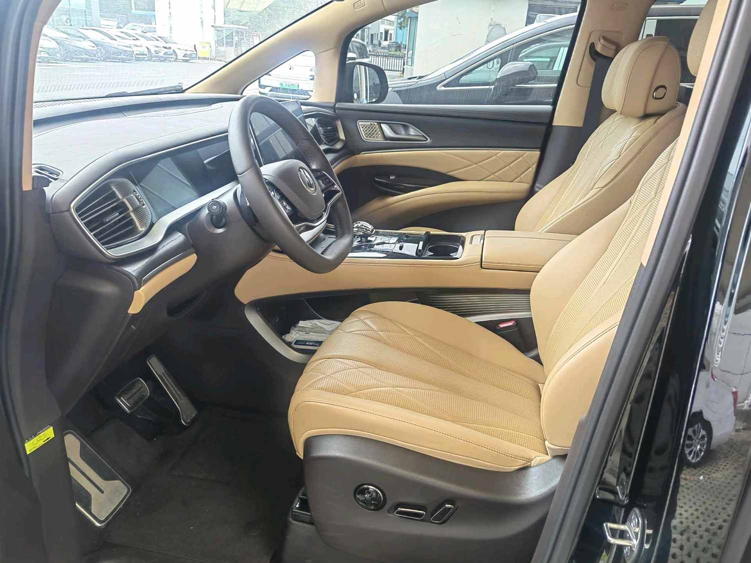 Denza 2025 Denza D9 DM-i 1.5T CVT Smart Driving 1020 AWD Premium