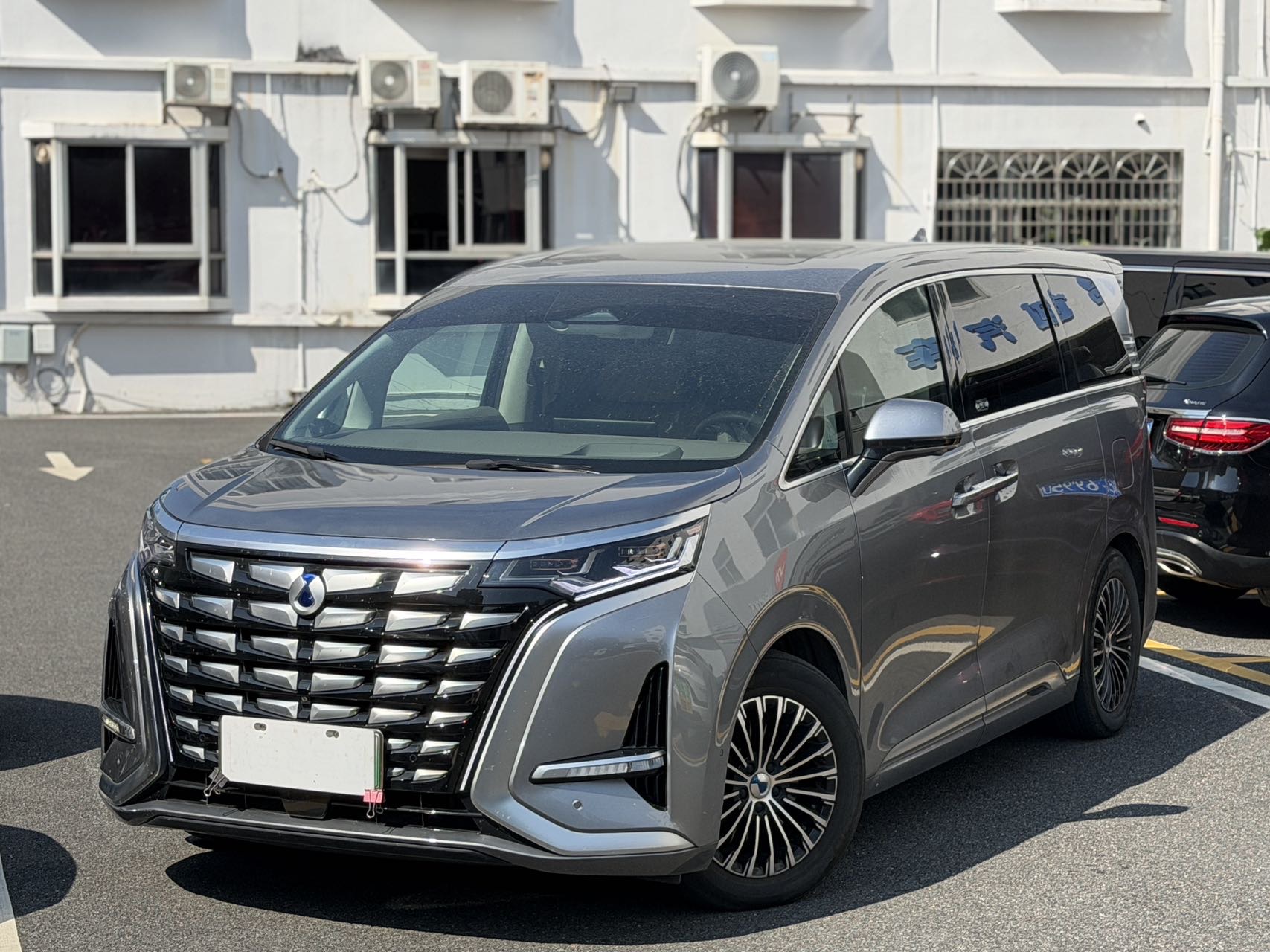 Denza 2022 Denza D9 DM-i 1.5T CVT 970 AWD Flagship