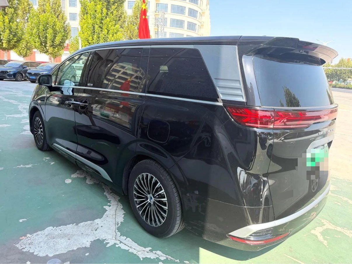 Denza 2022 Denza D9 DM-i 1.5T CVT 970 AWD Flagship