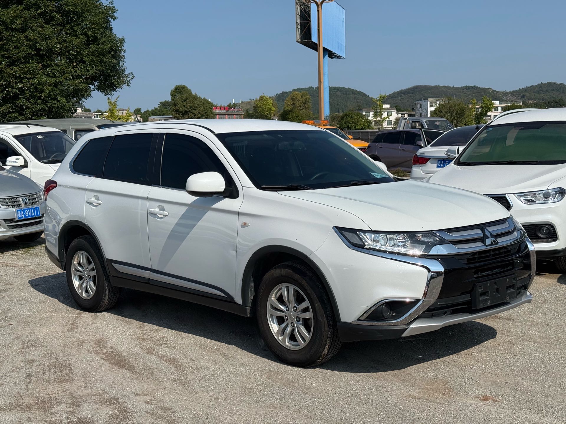 Mitsubishi Outlander 2017 2.0 CVT 2WD Glory 5-Seater