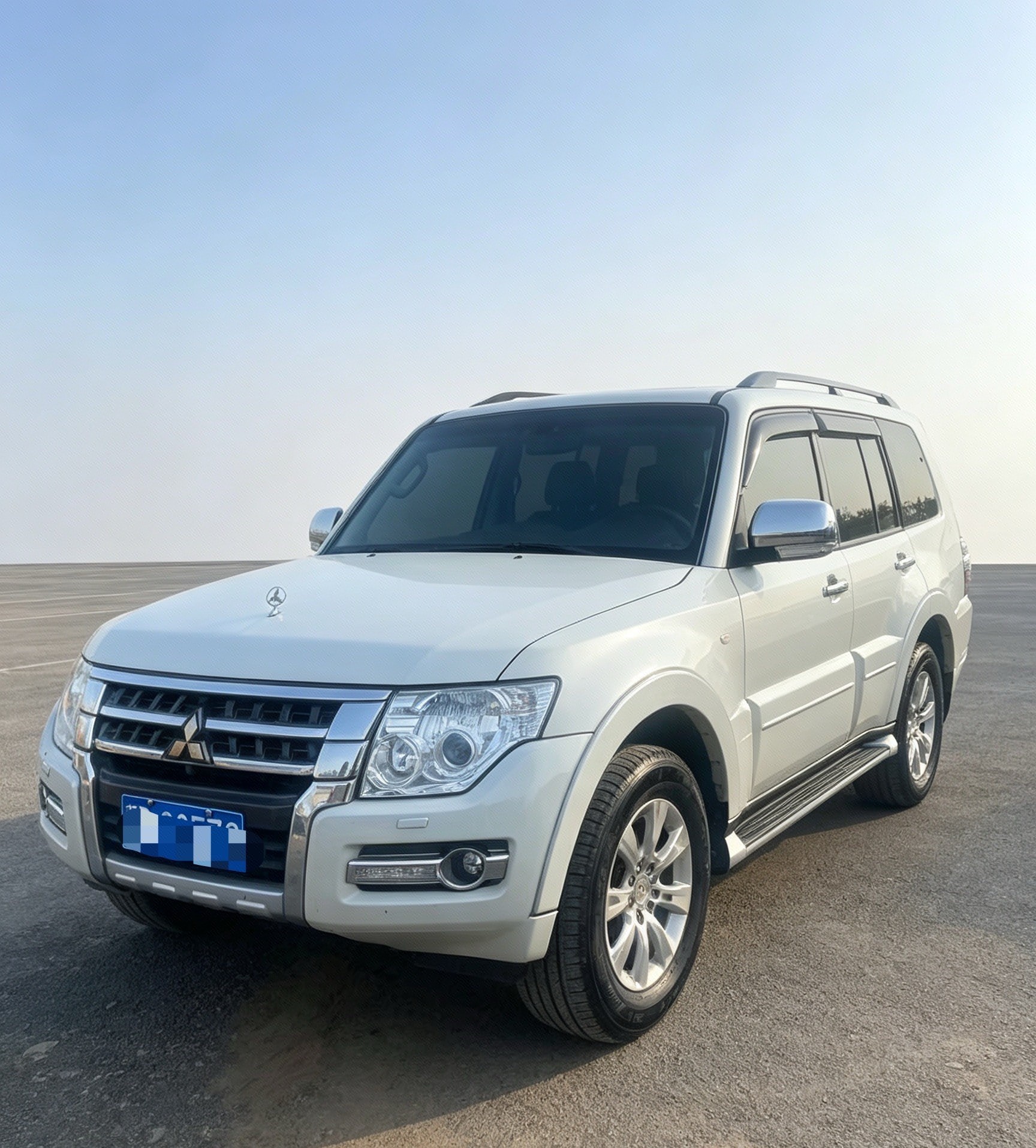 Mitsubishi Pajero 2018 Pajero 3.8 GLS Sunroof Single Differential