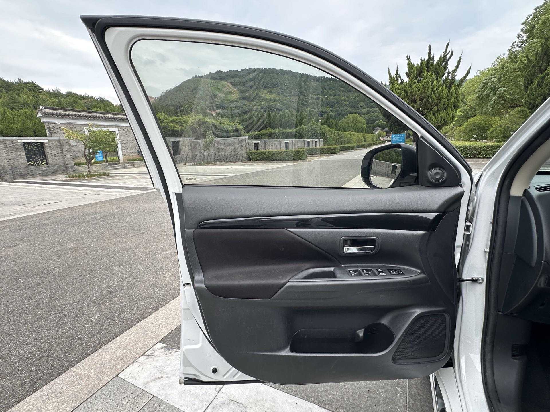 Mitsubishi 2020 Outlander 2.0 CVT 2WD 5-Seater