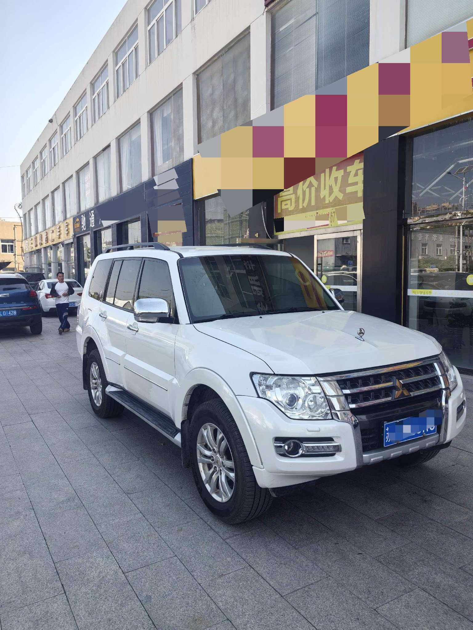 Mitsubishi Pajero 2017 3.8 Middle East Version