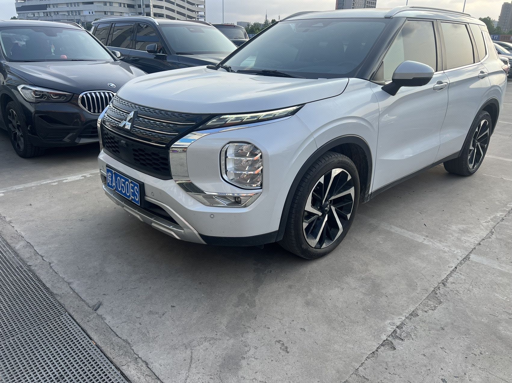 Mitsubishi Outlander 2023 48V 1.5T CVT AWD Premium 5-Seater