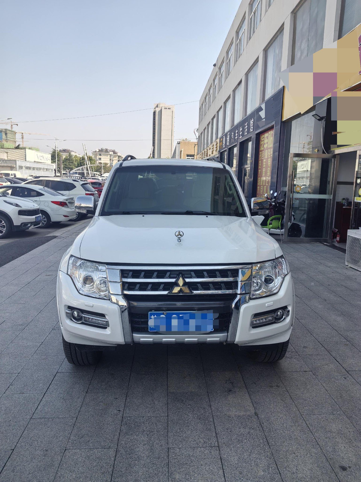 Mitsubishi Pajero 2017 3.8 Middle East Version