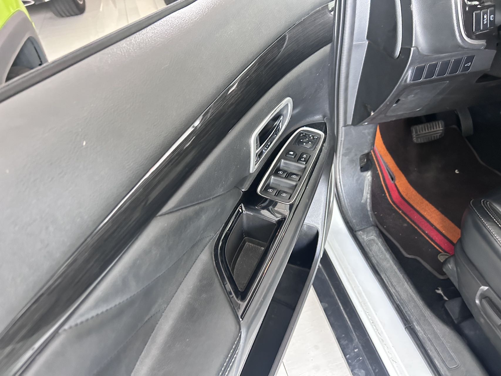Mitsubishi Outlander 2019 2.4 CVT 4WD 5-Seater