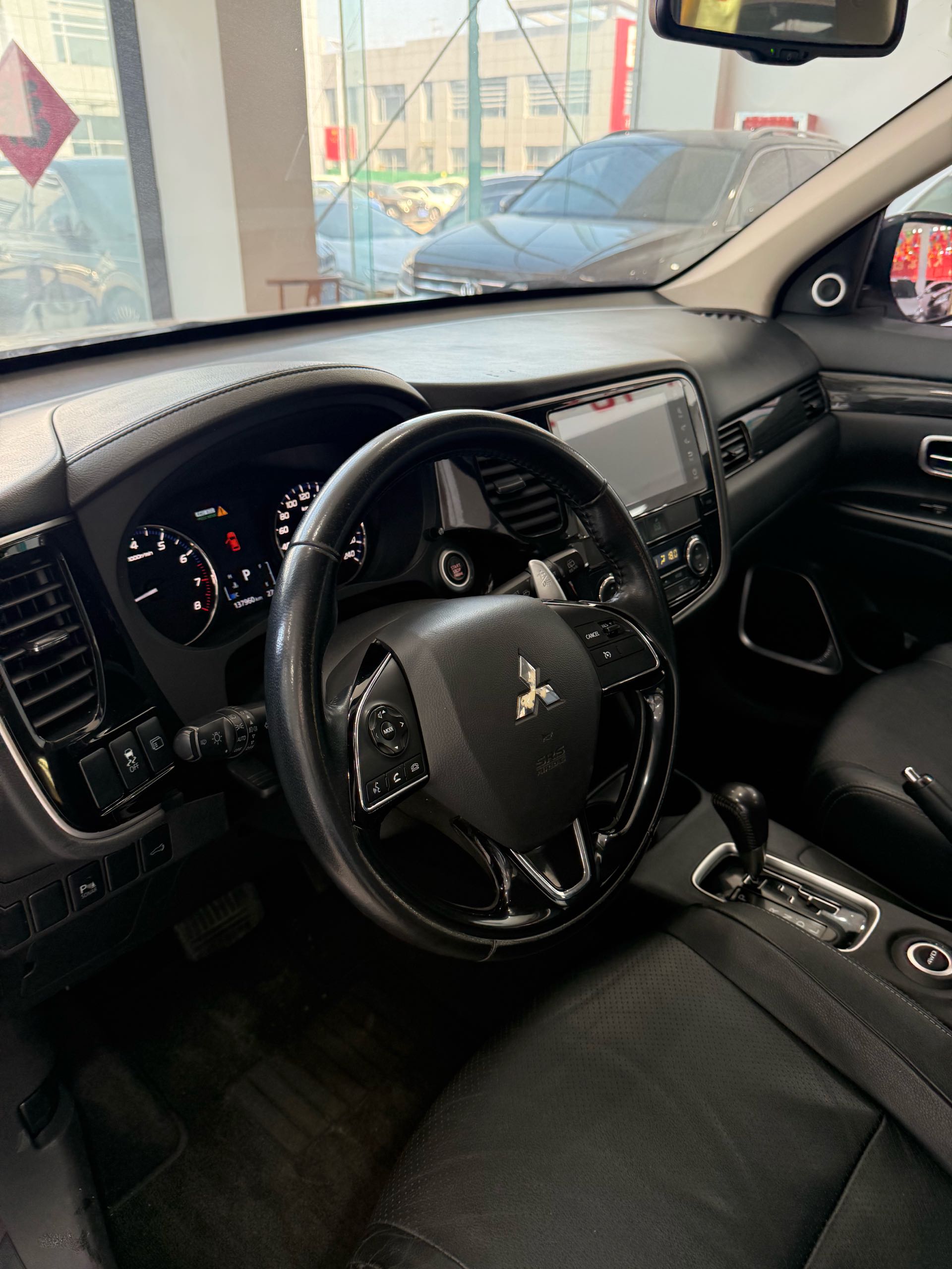 Mitsubishi 2016 Outlander 2.4 CVT AWD Luxury 7-Seater