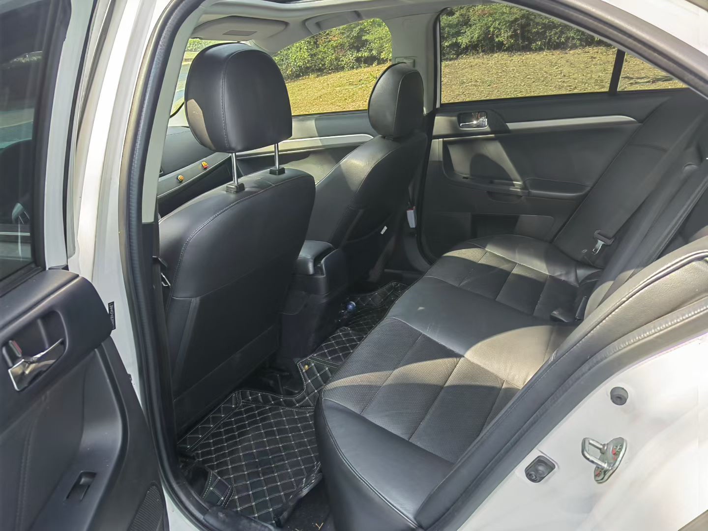 Mitsubishi Lancer EX 2015 2.0 CVT Flagship