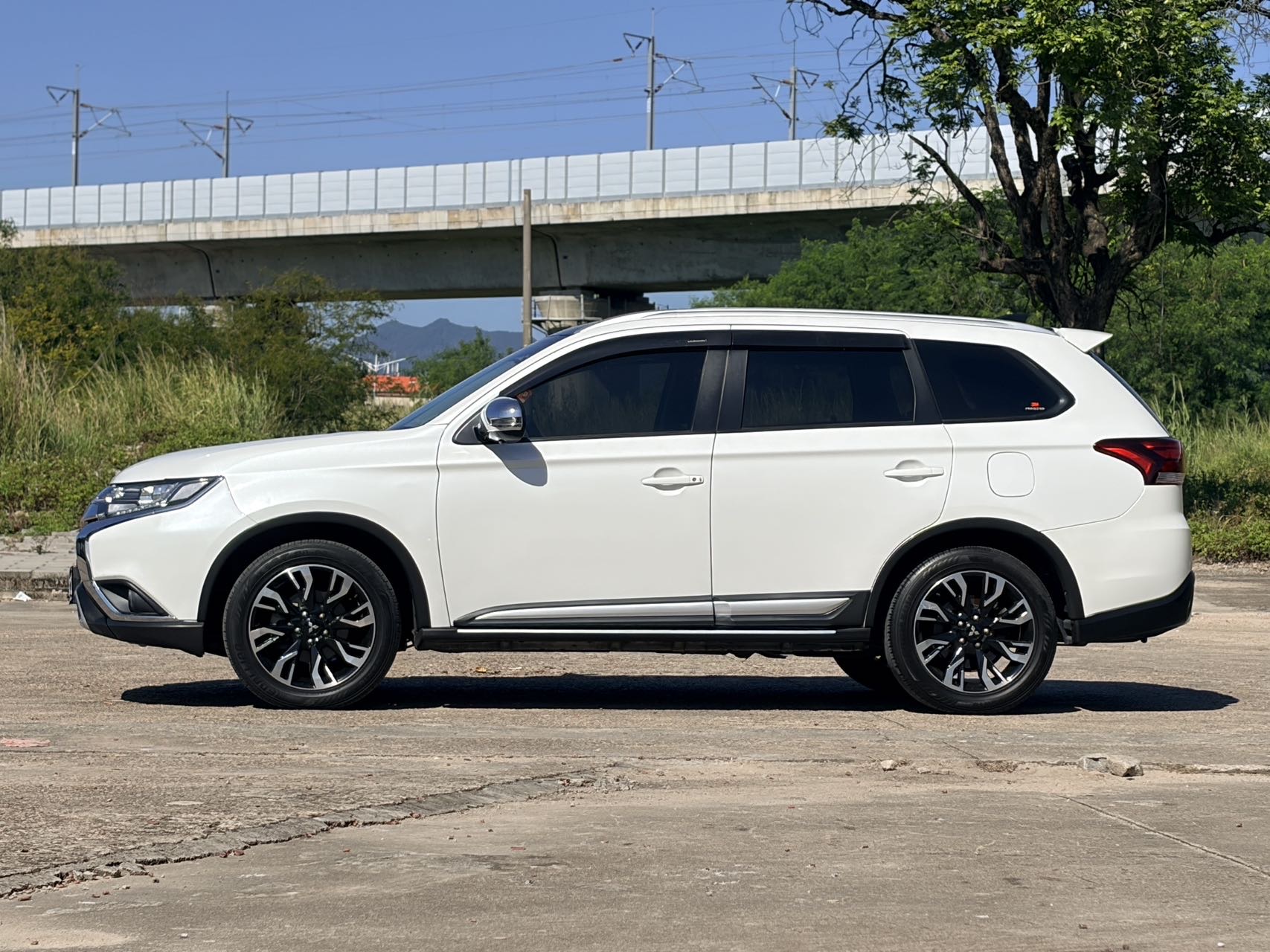 Mitsubishi 2019 Outlander 2.0 CVT 2WD 7-Seater