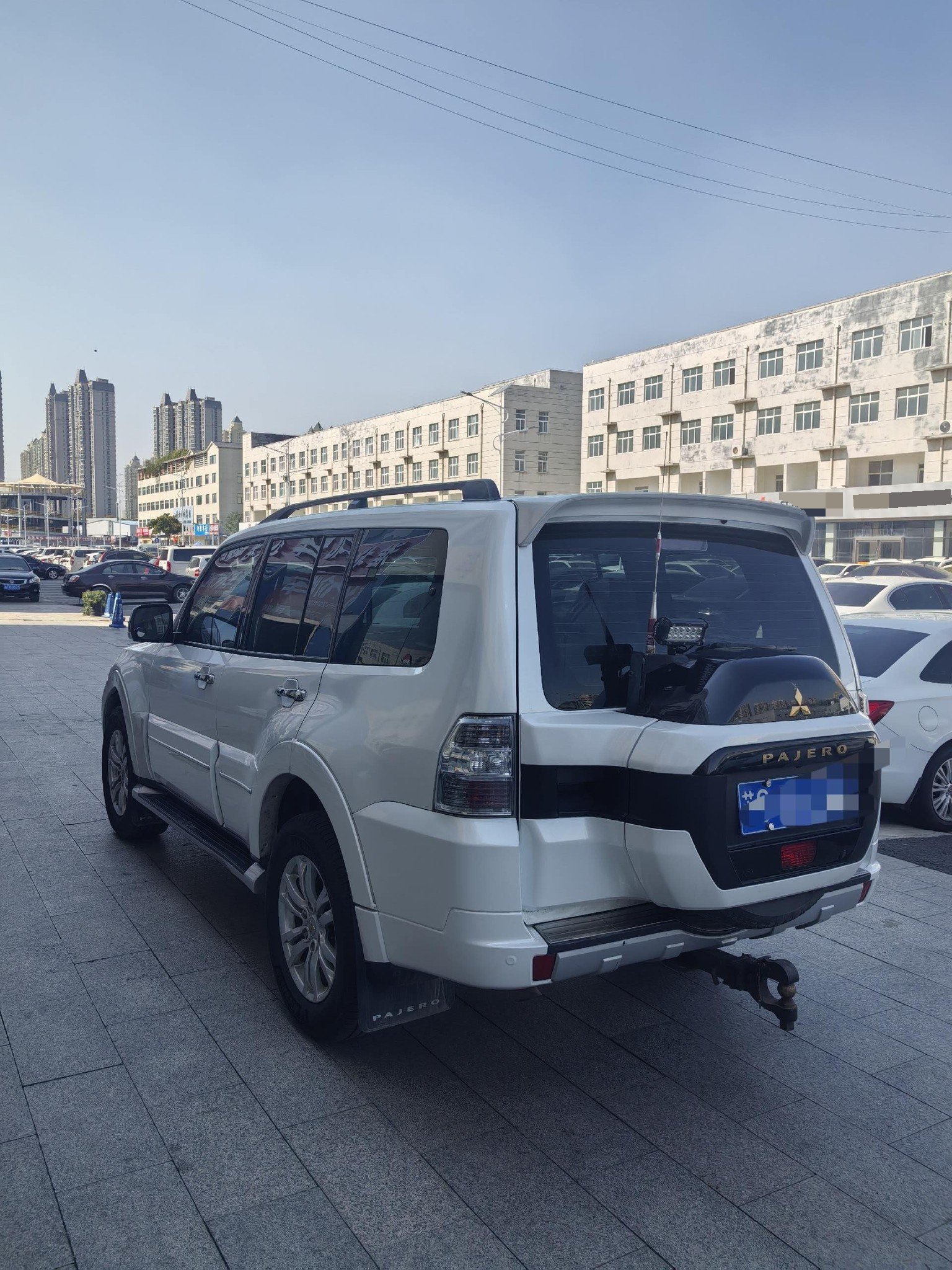 Mitsubishi Pajero 2017 3.8 Middle East Version
