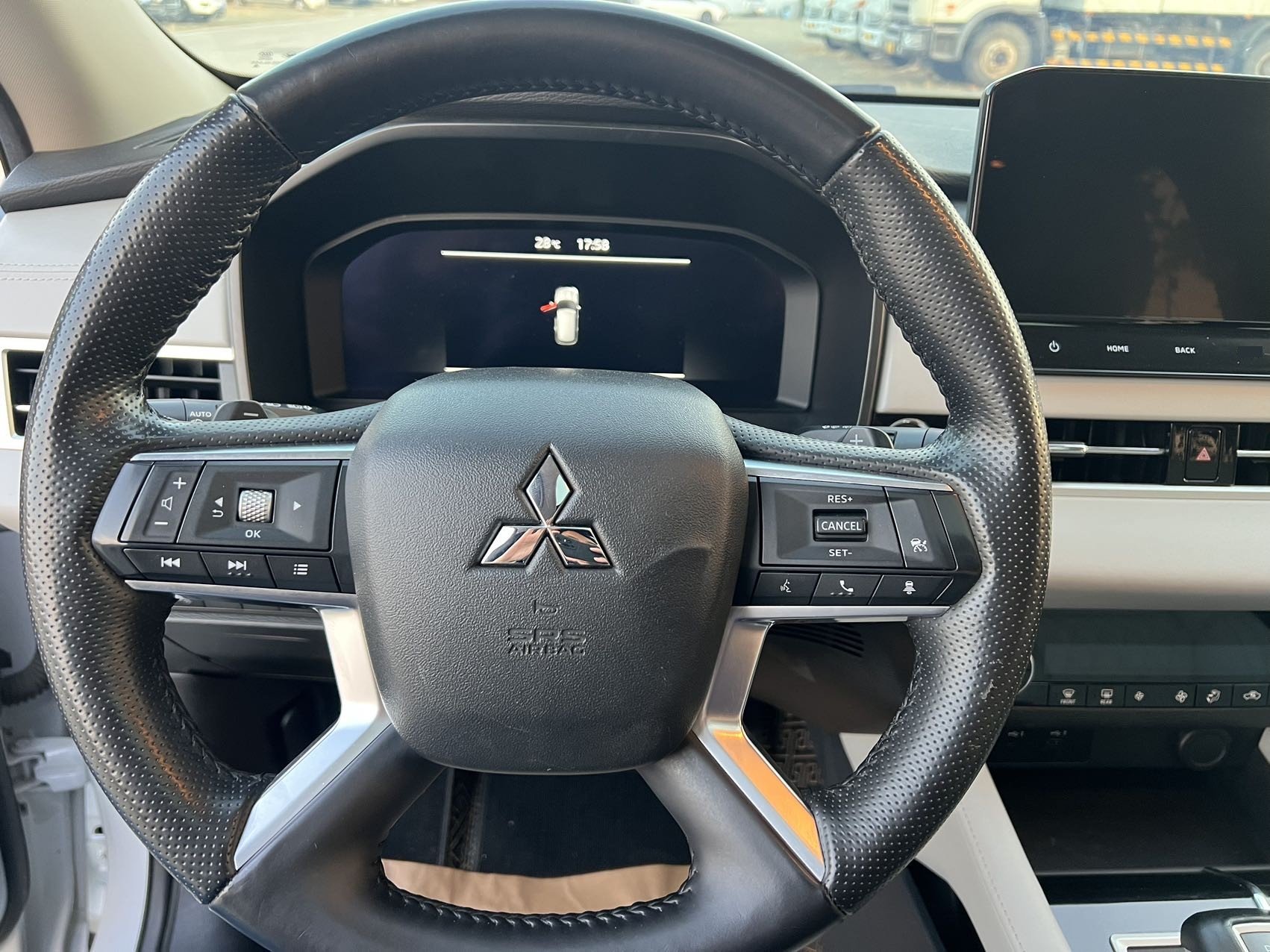 Mitsubishi Outlander 2023 48V 1.5T CVT AWD Premium 5-Seater