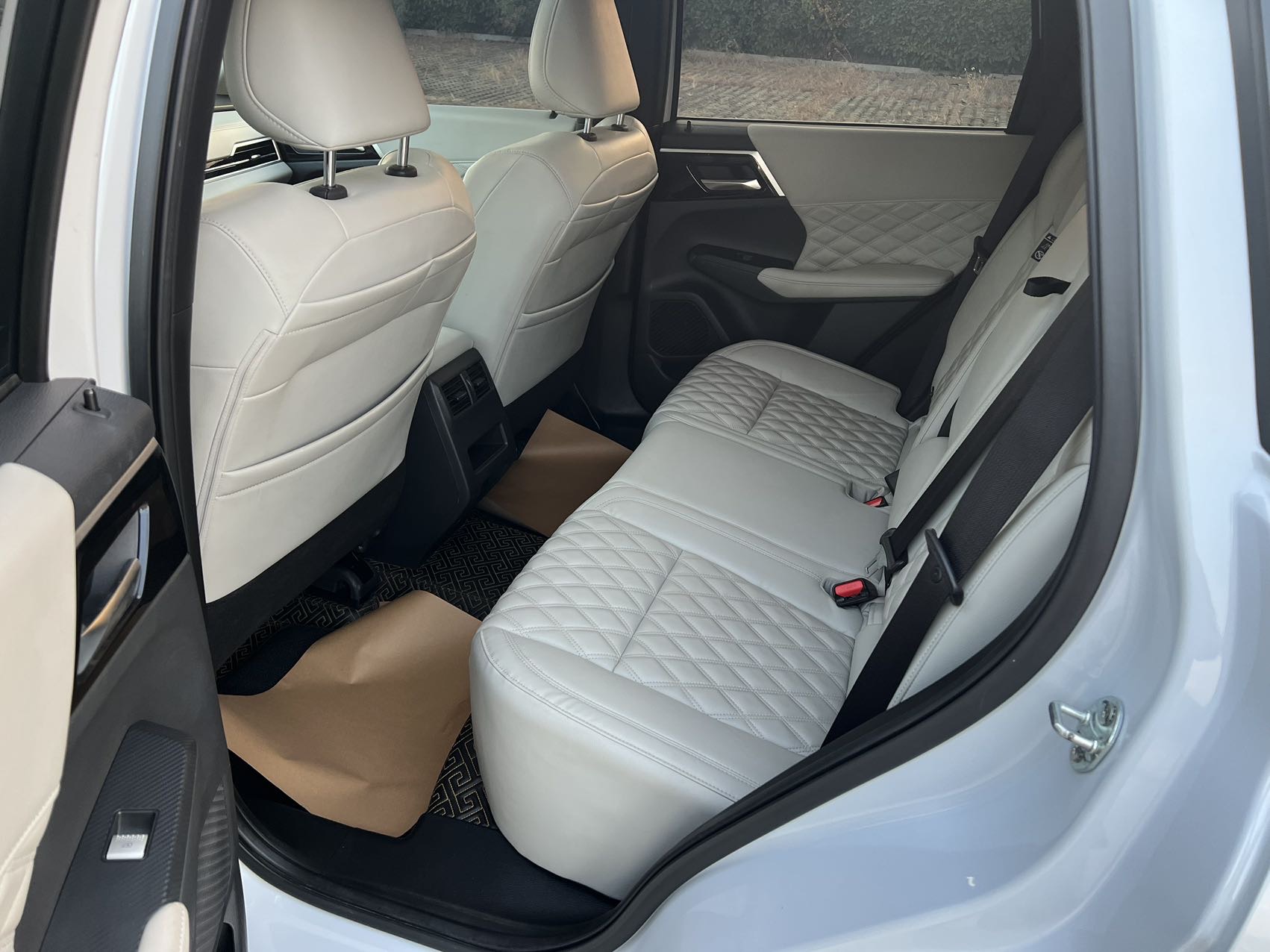 Mitsubishi Outlander 2023 48V 1.5T CVT AWD Premium 5-Seater
