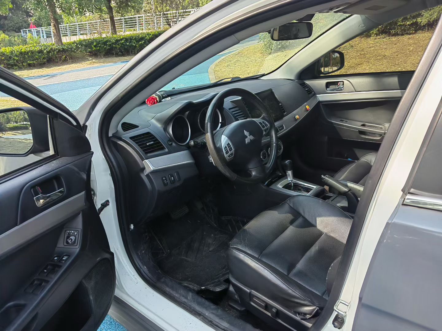 Mitsubishi Lancer EX 2015 2.0 CVT Flagship
