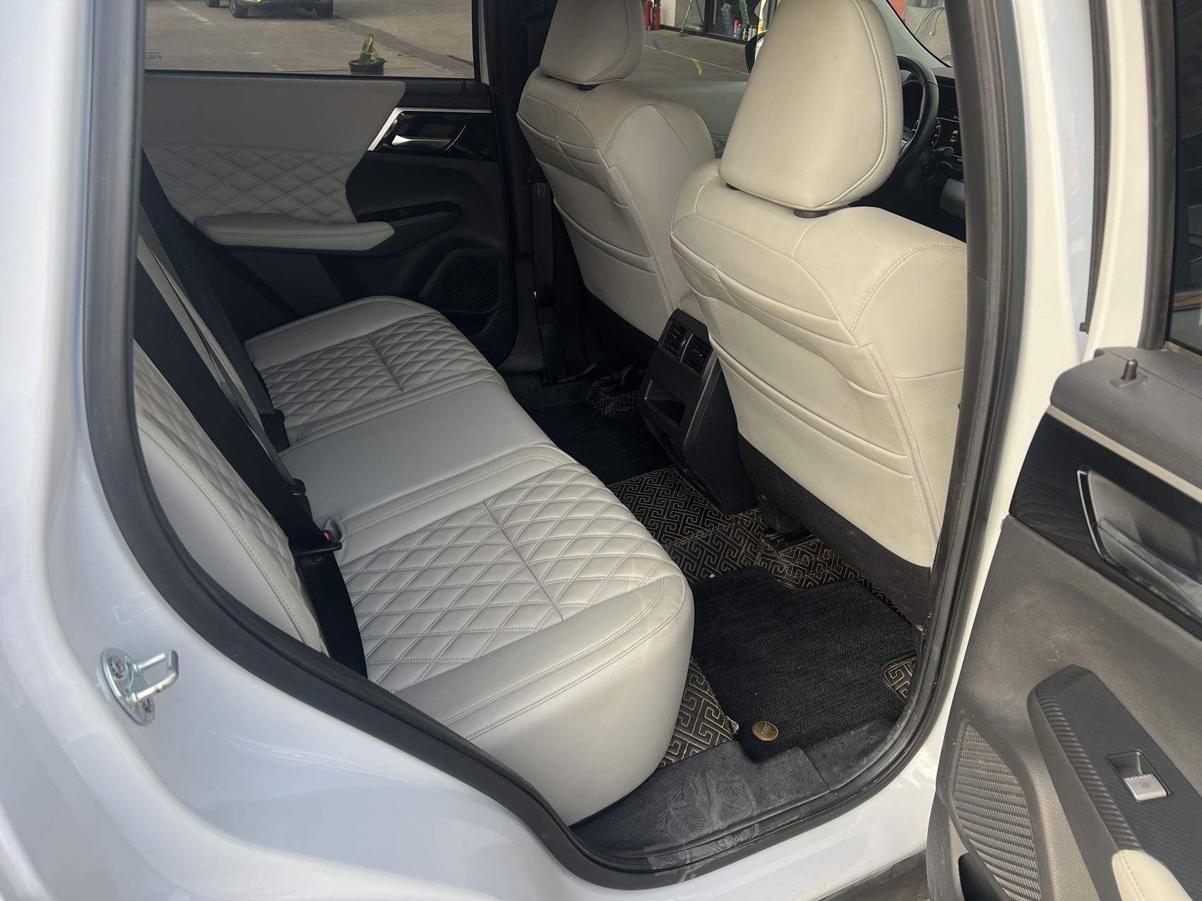 Mitsubishi Outlander 2023 48V 1.5T CVT AWD Premium 5-Seater