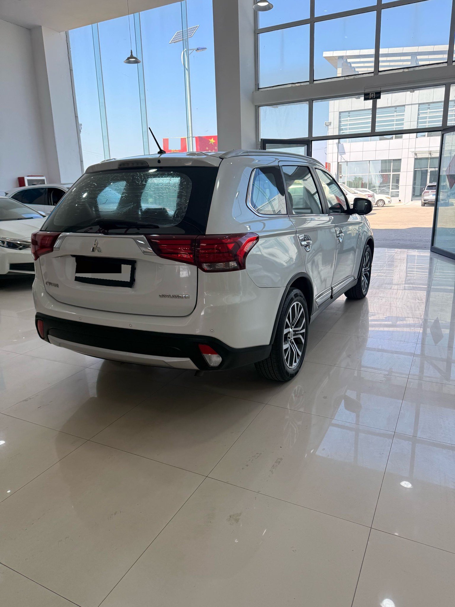 Mitsubishi 2016 Outlander 2.4 CVT AWD Luxury 7-Seater