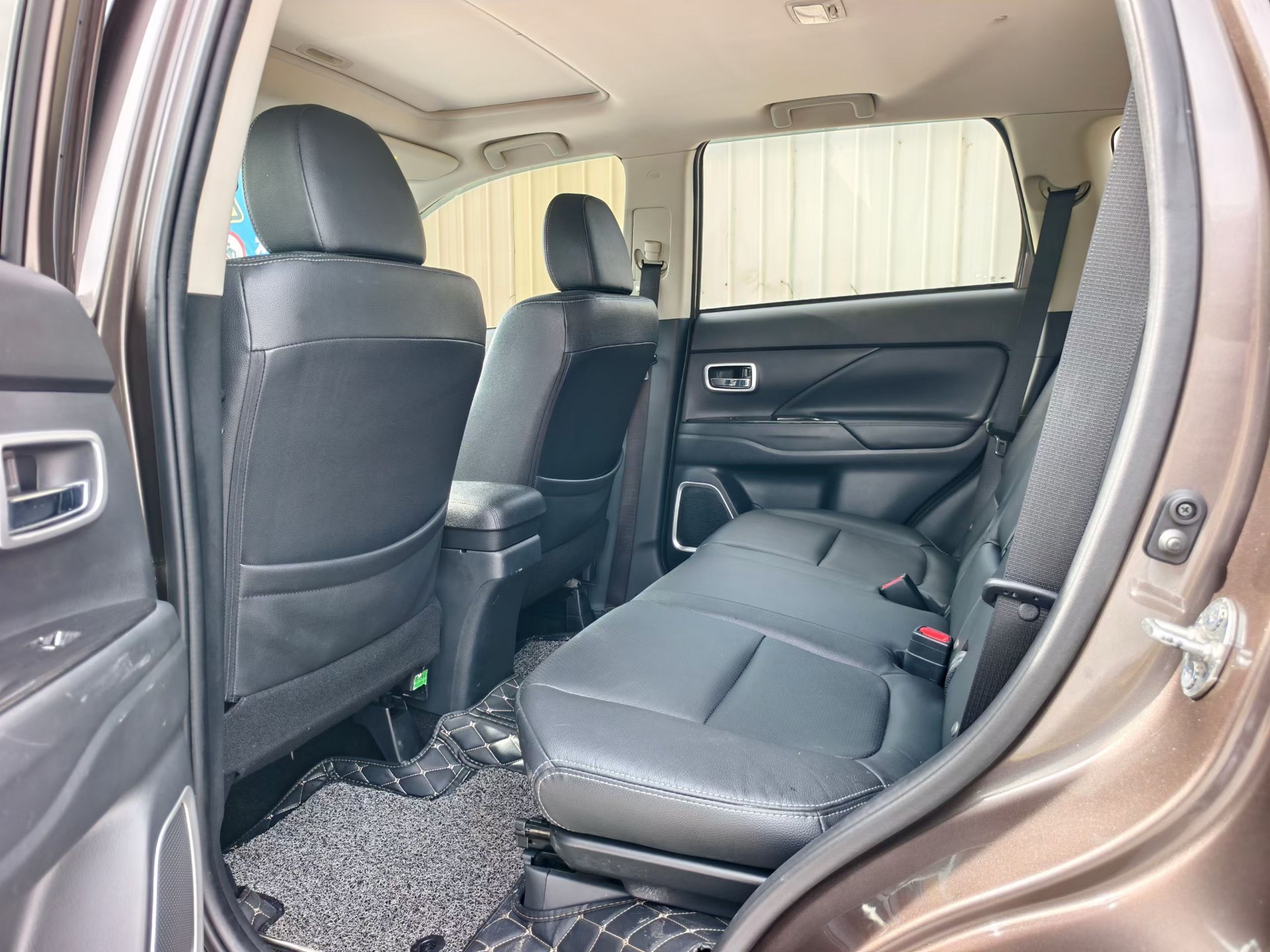 Mitsubishi Outlander 2018 2.4 CVT AWD Luxury 7-Seater