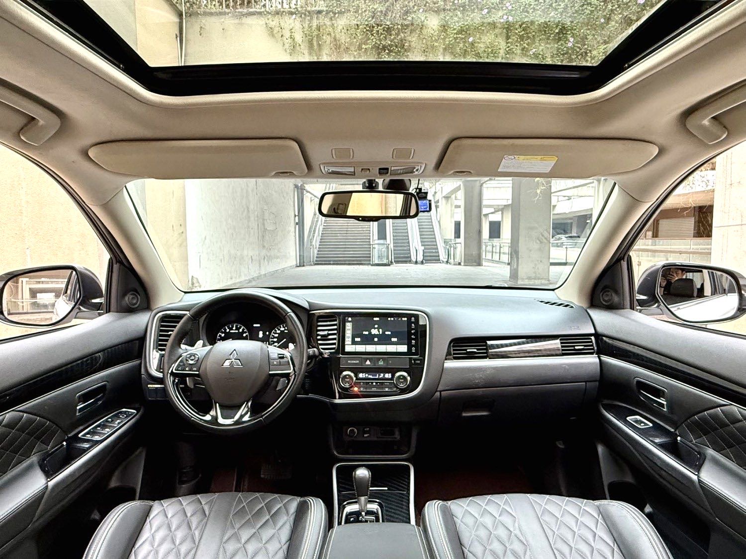Mitsubishi 2021 Outlander 2.4 CVT 4WD 7-Seater
