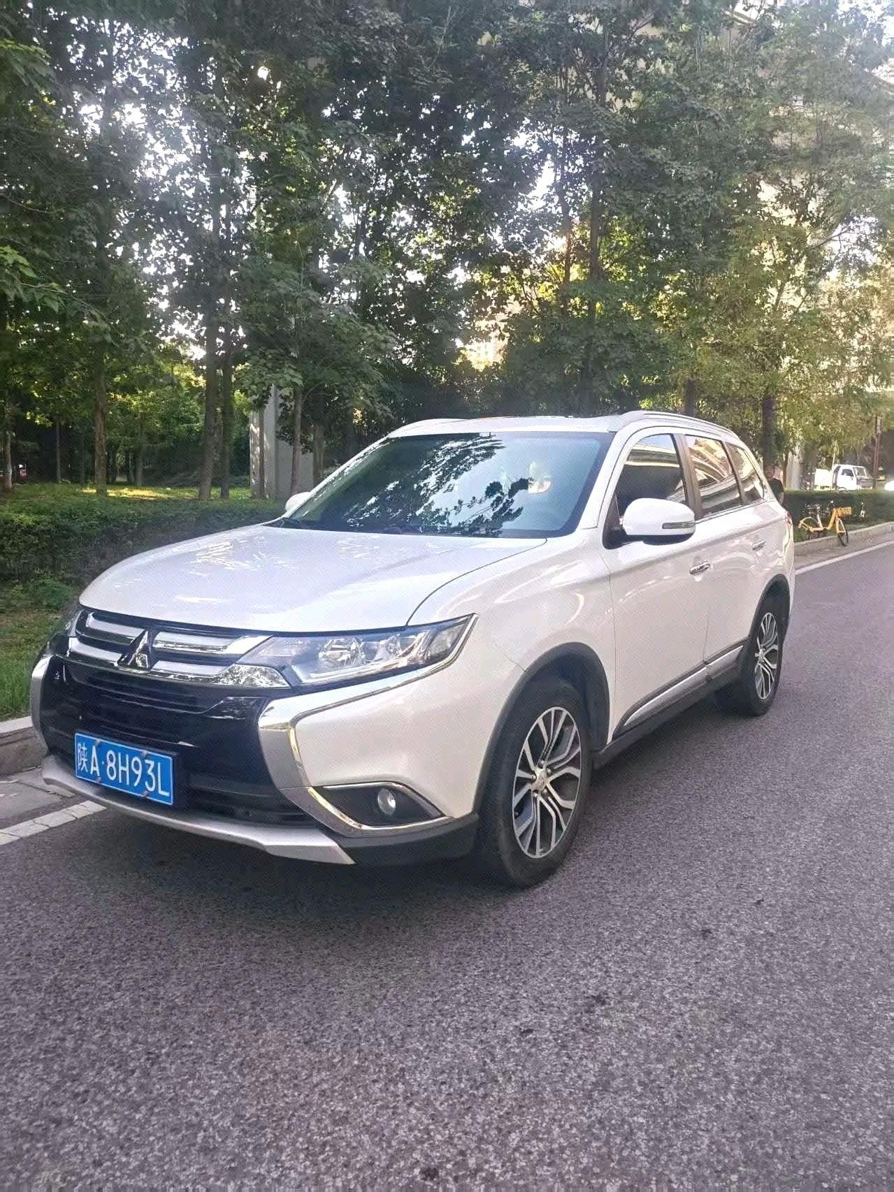 Mitsubishi Outlander 2018 2.4 CVT AWD Luxury 7-Seater
