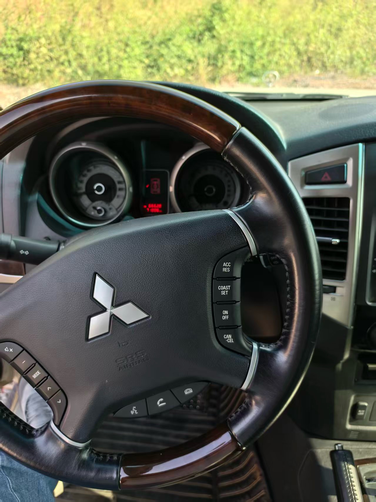 Mitsubishi Pajero 2018 Pajero 3.8 GLS Sunroof Dual Differential Lock