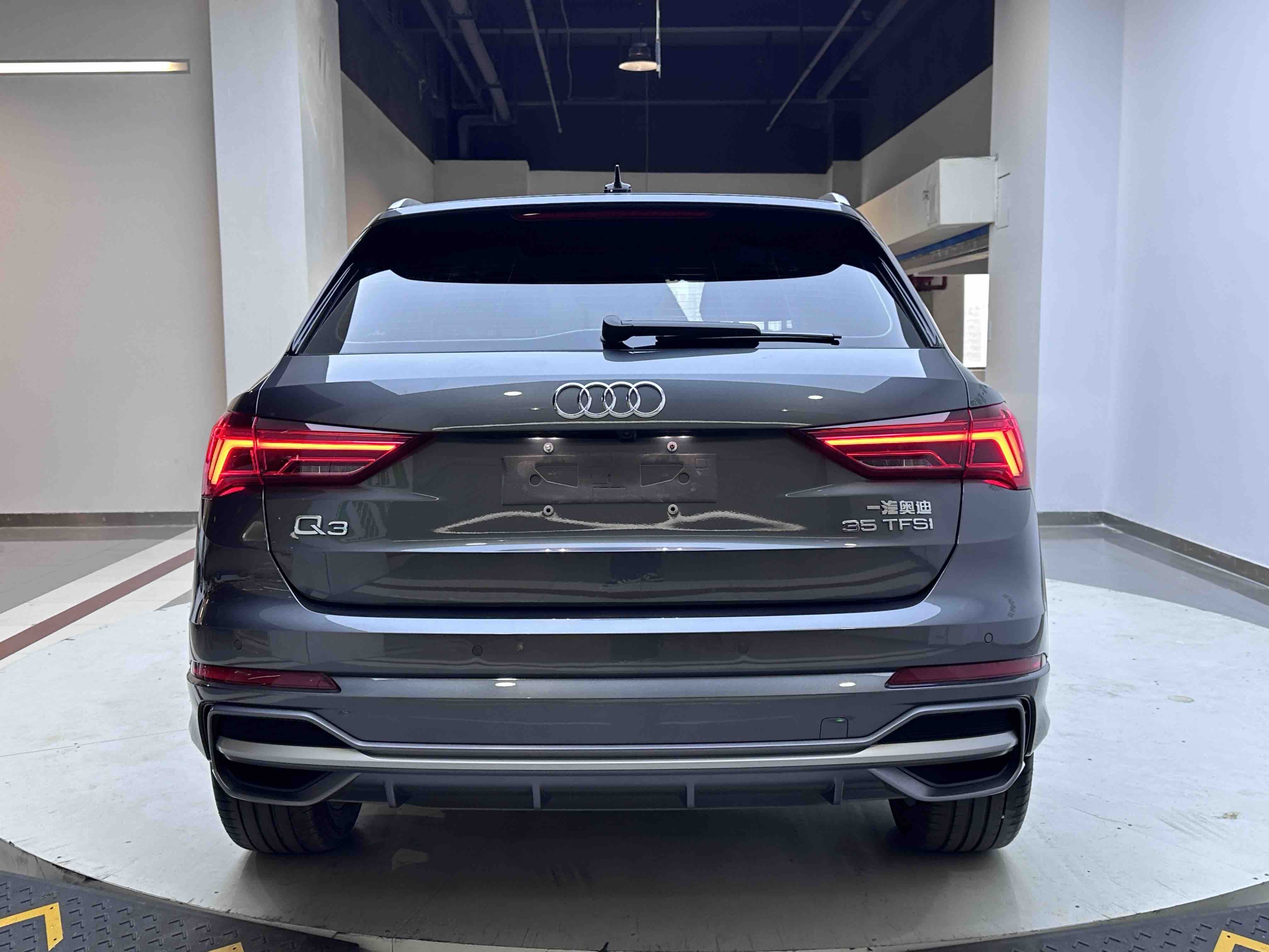Audi 2022 Q3 35 TFSI