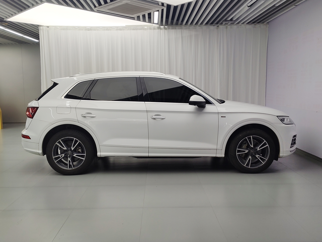 Audi 2020 Q5L 2.0TFSI 40TFSI Honor Fashion Facelift
