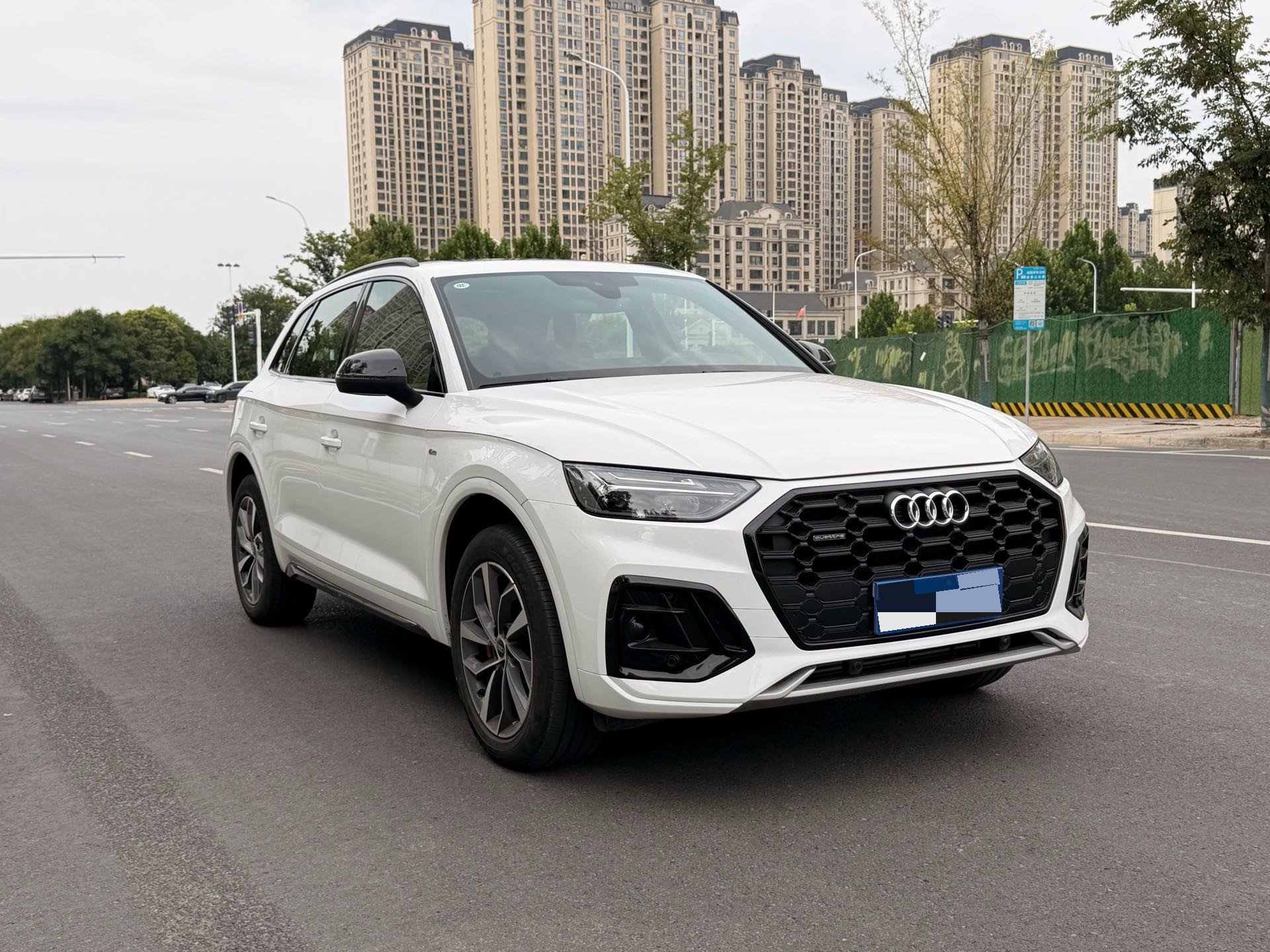 Audi 2024 Q5L 2.0TFSI 40TFSI Luxury Dynamic