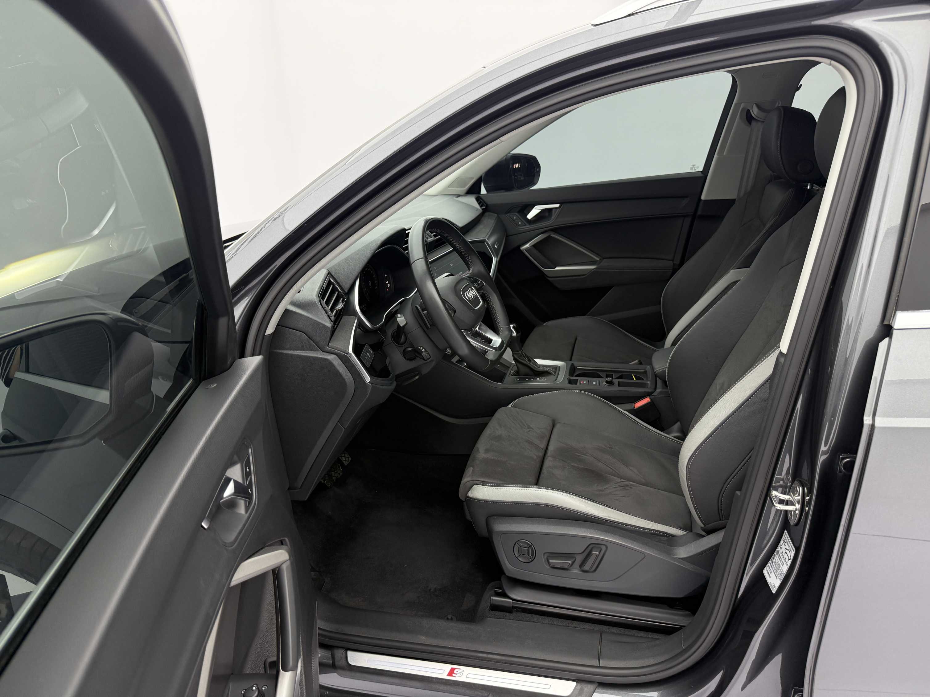 Audi 2022 Q3 35 TFSI