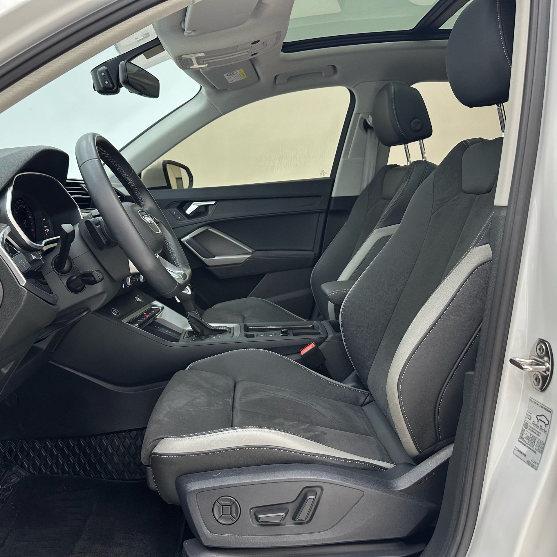 Audi 2022 Q3 35 TFSI