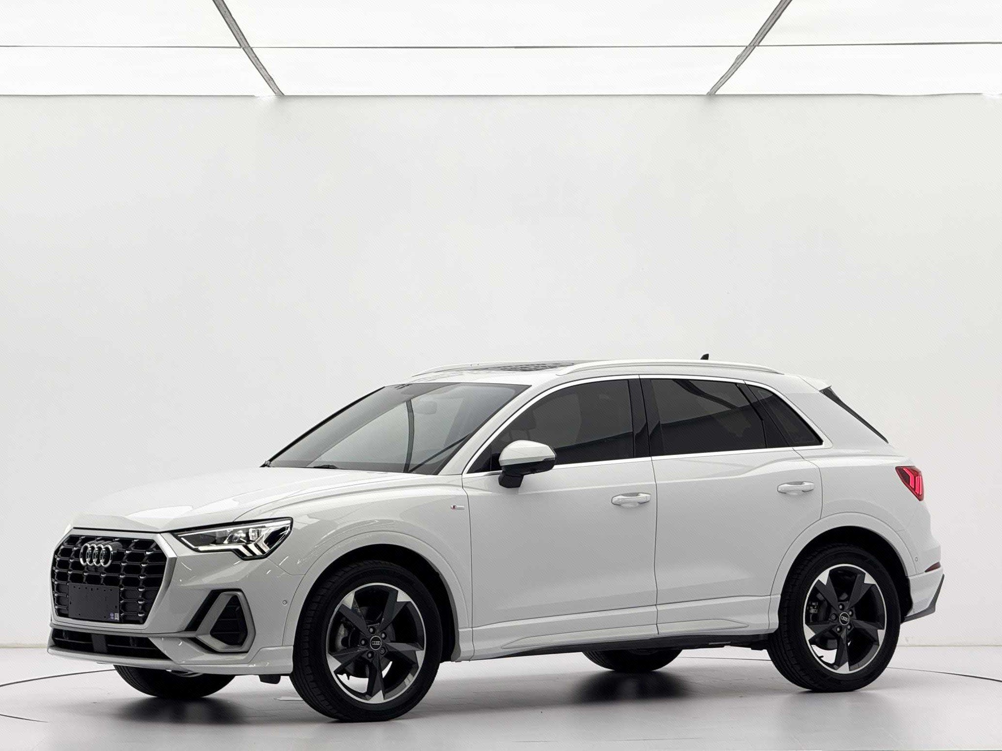 Audi 2022 Q3 35 TFSI