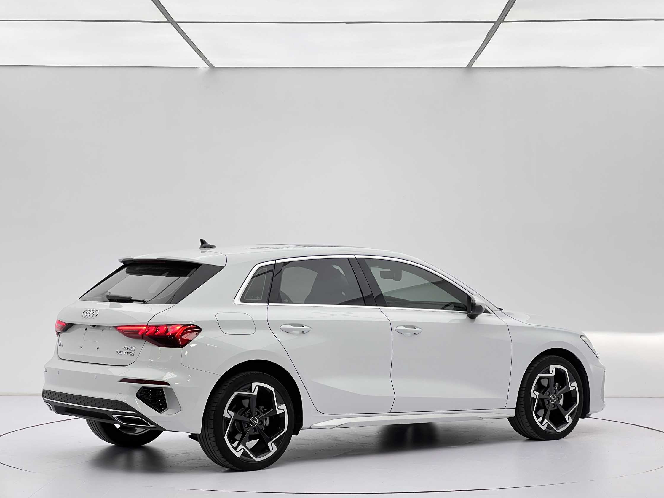 Audi A3 Sportback 2023 35 TFSI 1.4TFSI Luxury Sport Facelift