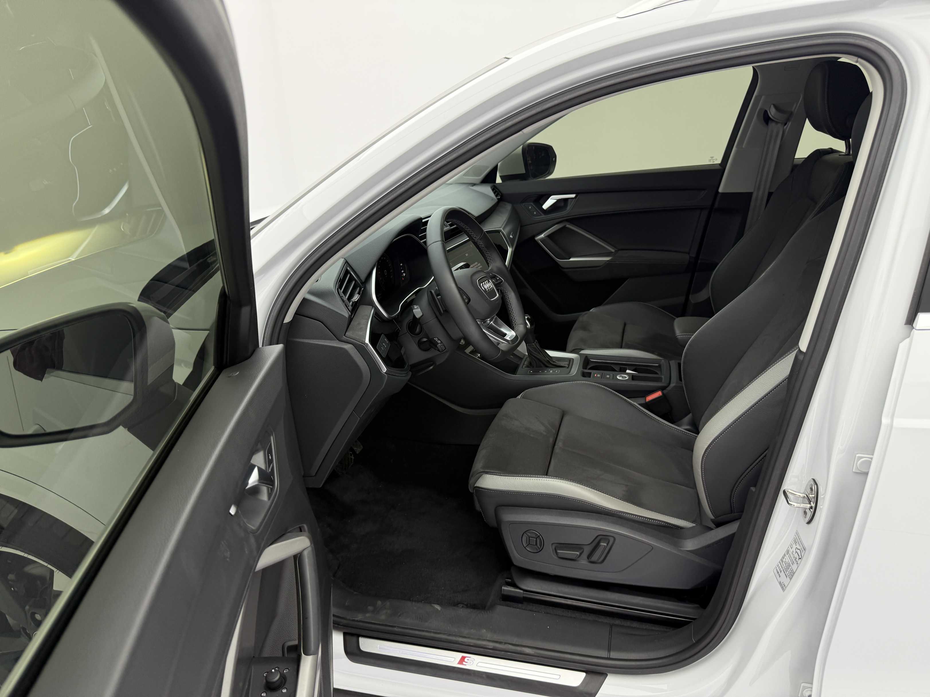 Audi 2022 Q3 35 TFSI
