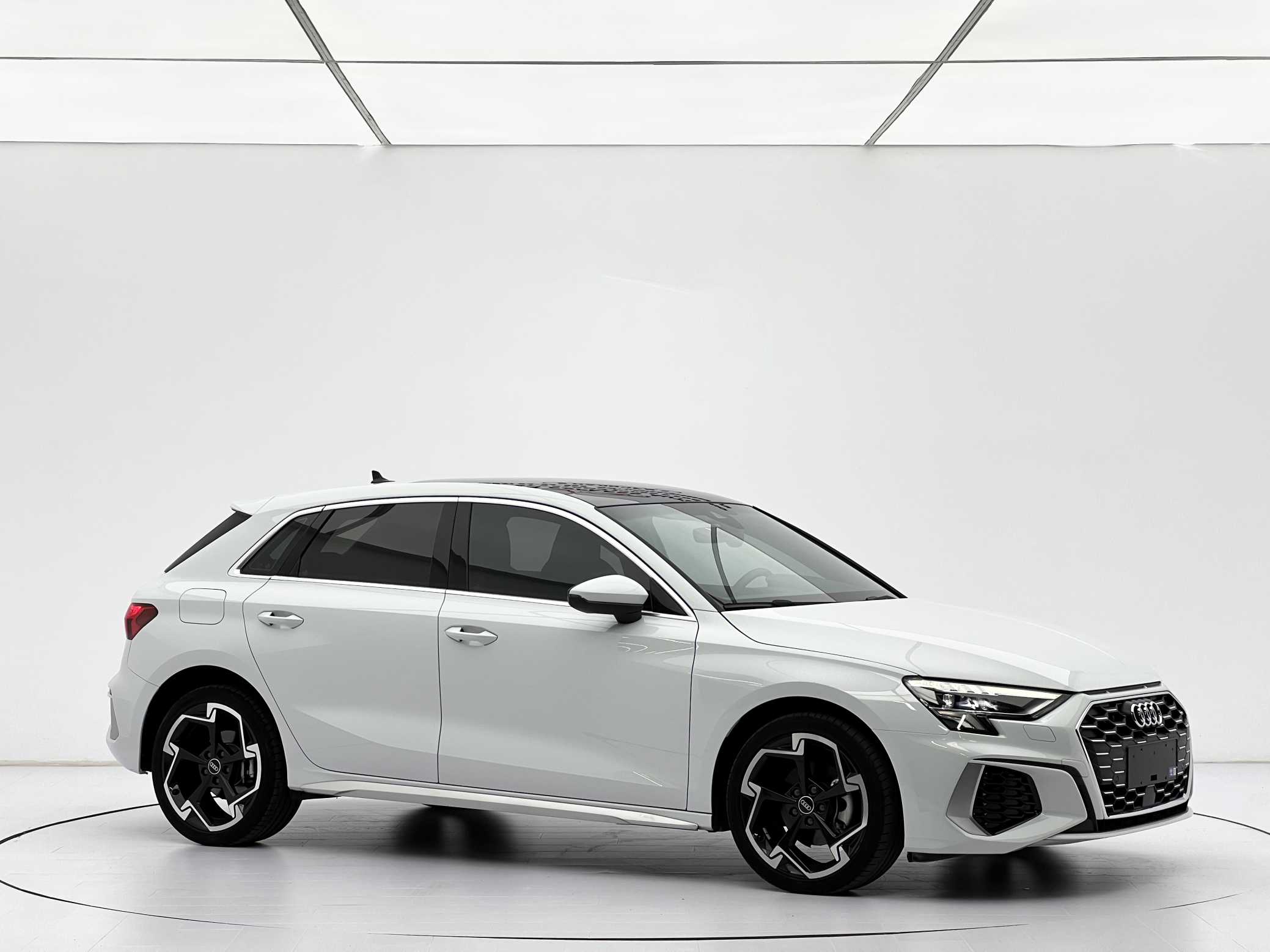 Audi A3 Sportback 2023 35 TFSI 1.4TFSI Luxury Sport Facelift