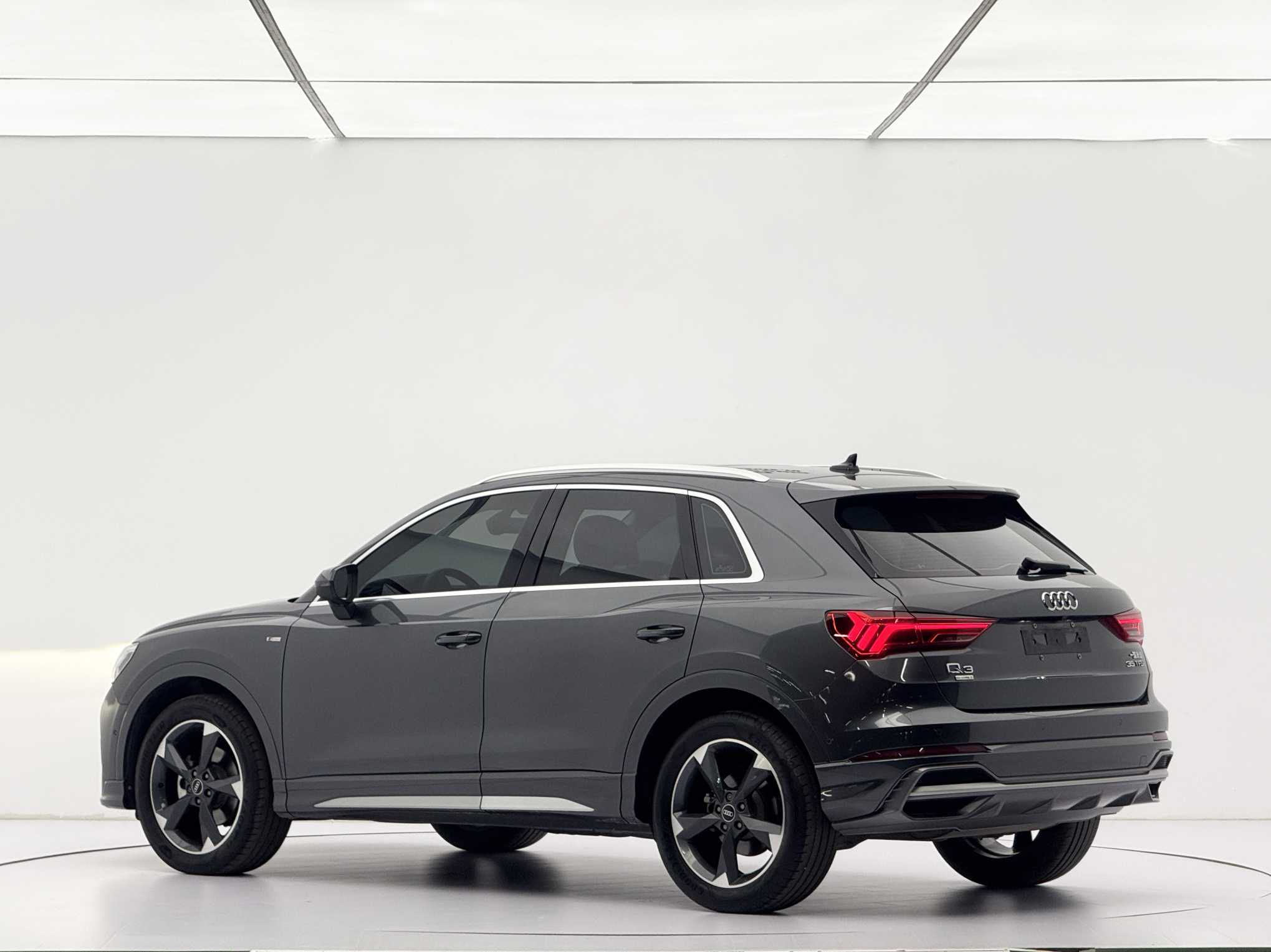 Audi 2022 Q3 35 TFSI