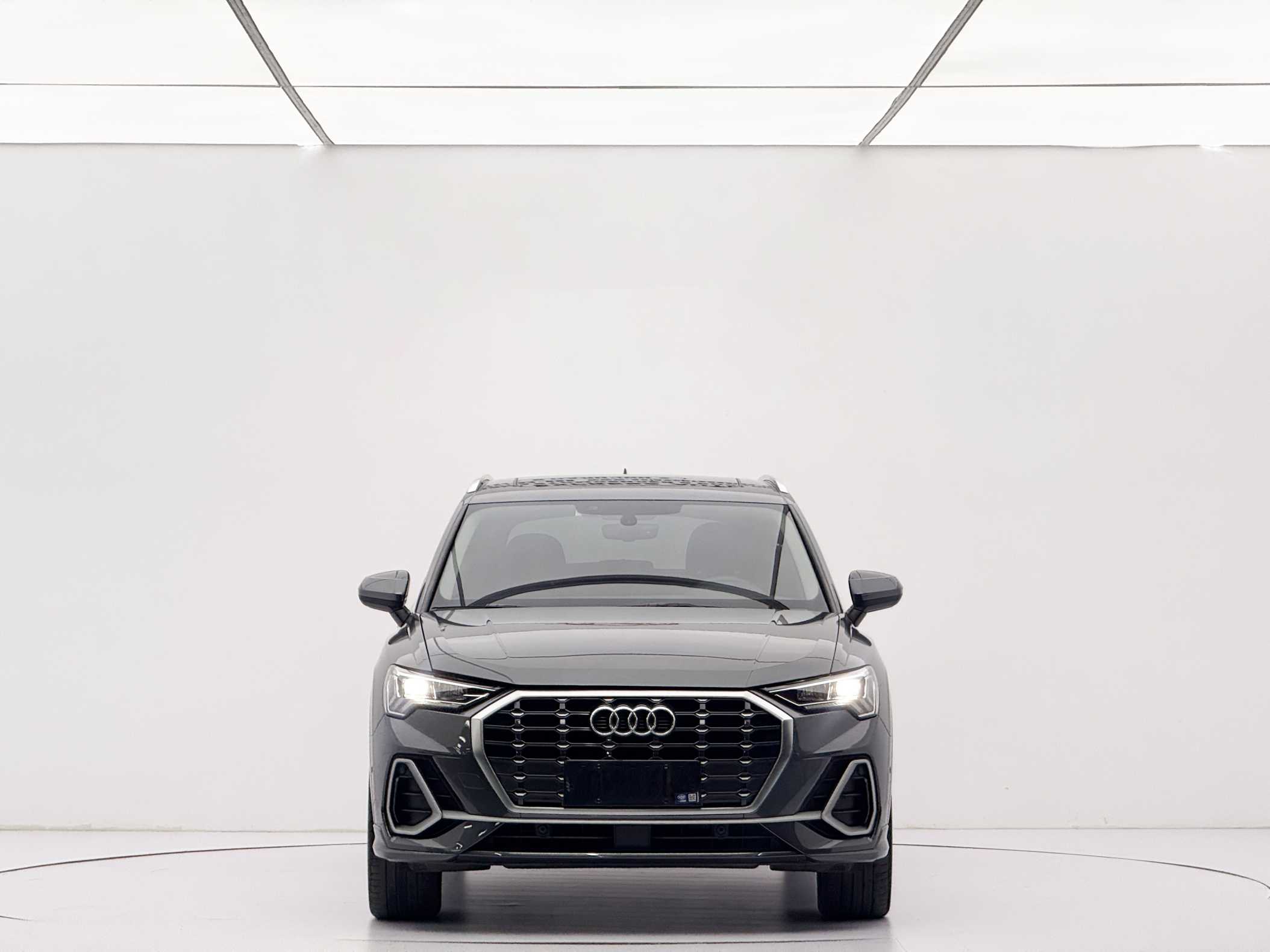 Audi 2022 Q3 35 TFSI