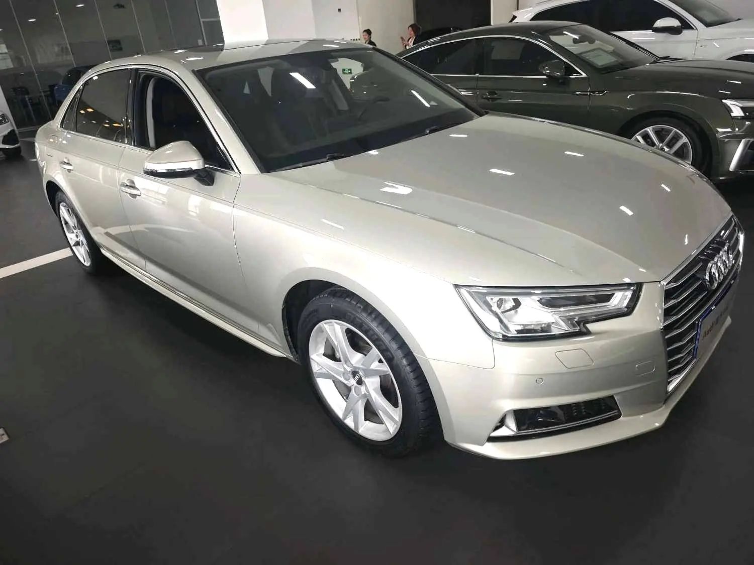 Audi 2018 A4L 2.0TFSI 40TFSI 30th Anniversary Progressiv