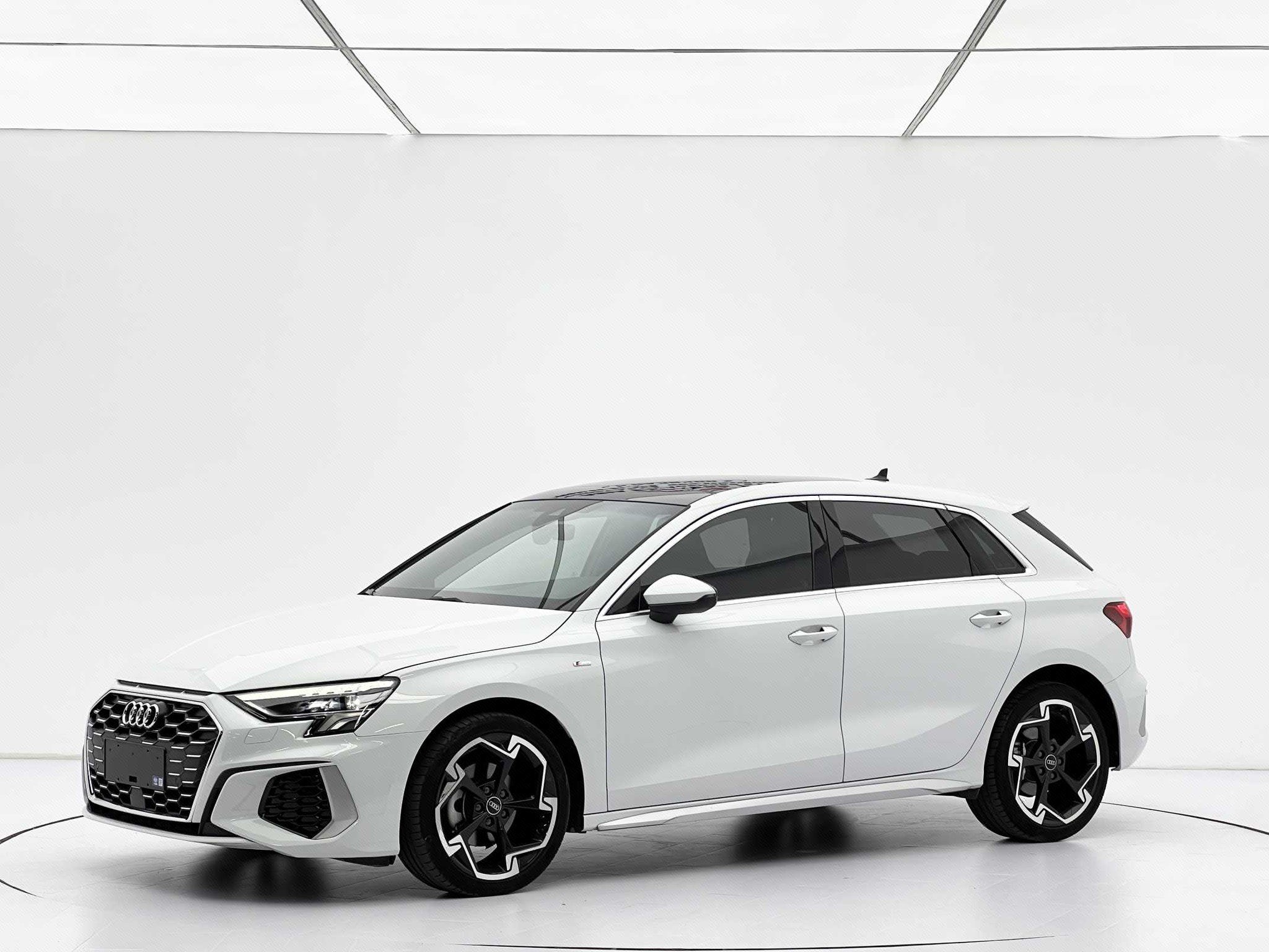 Audi A3 Sportback 2023 35 TFSI 1.4TFSI Luxury Sport Facelift